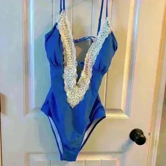 NWT Cupshe one piece - Picture 2 of 4